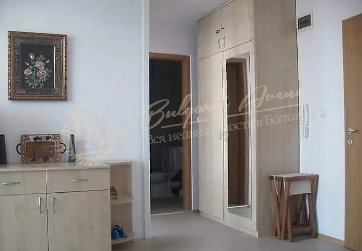 Просторная квартира с 1 спальней в закрытом комплексе в к. Солнечный Берег