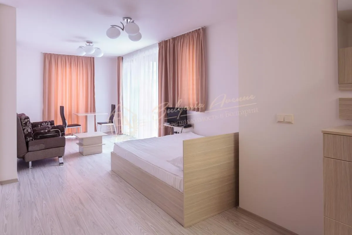 Студия в закрытом четырехзвездочном комплексе, к.Солнечный Берег