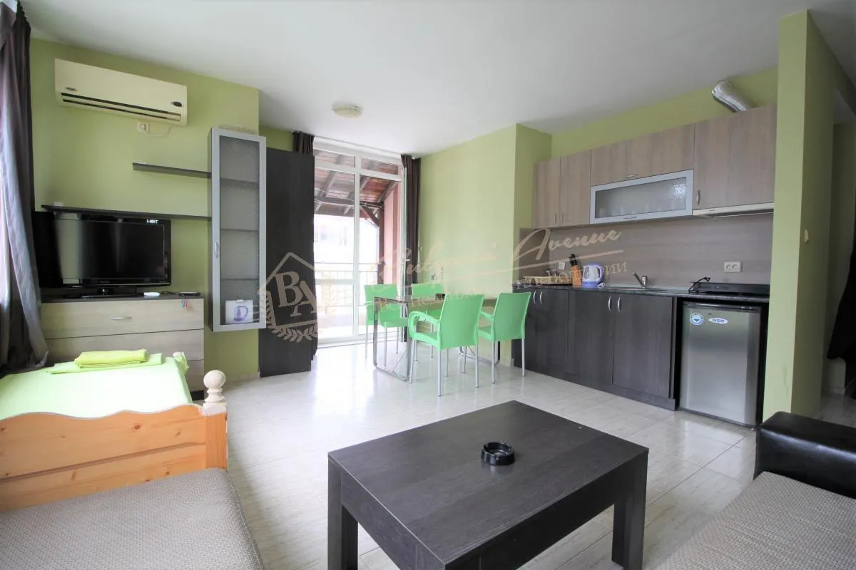 Просторный апартамент с 1 спальней в комплексе, к.Солнечный Берег