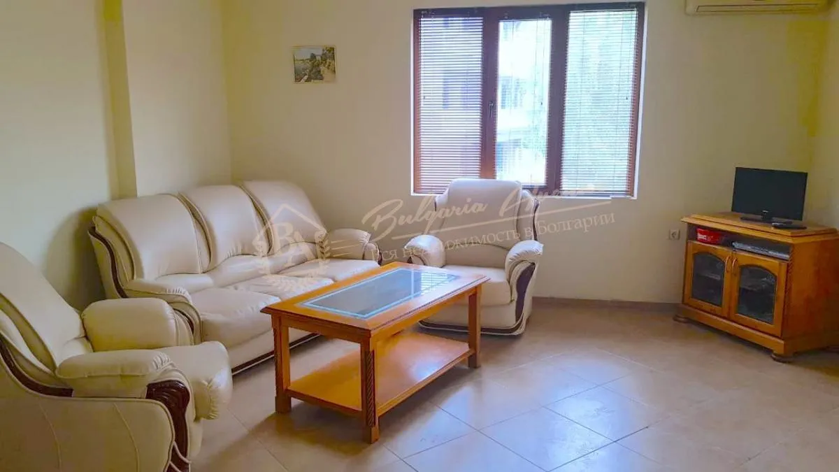 Апартамент в Несебре с частичным видом на море в 50 метрах от пляжа