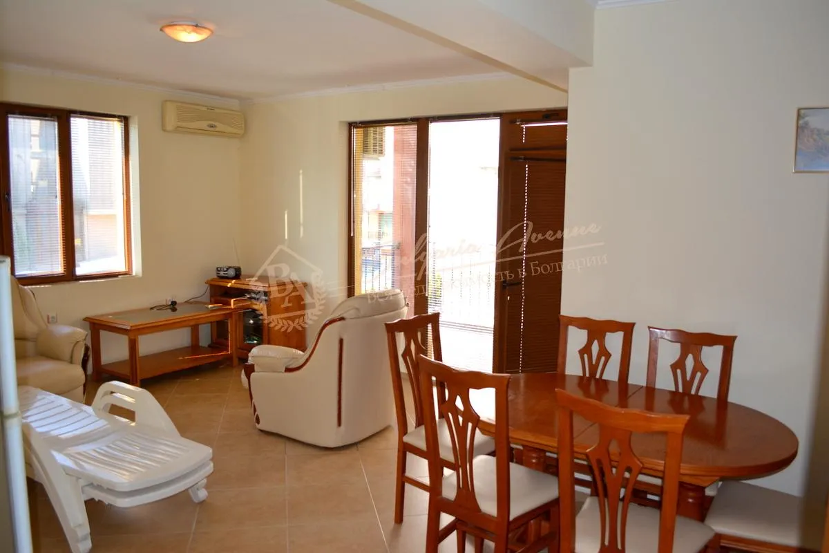 Апартамент в Несебре с частичным видом на море в 50 метрах от пляжа