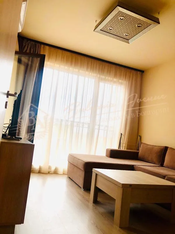 Срочная продажа, апартамент с 1 спальней в 120 м от моря в элитном комплексе на Золотых песках