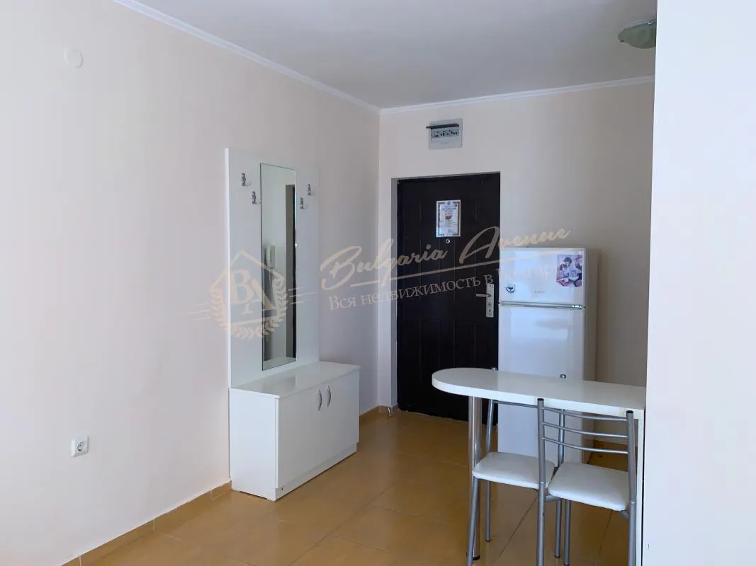 Новая, светлая студия в закрытом комплексе в 100 м от моря в Равда