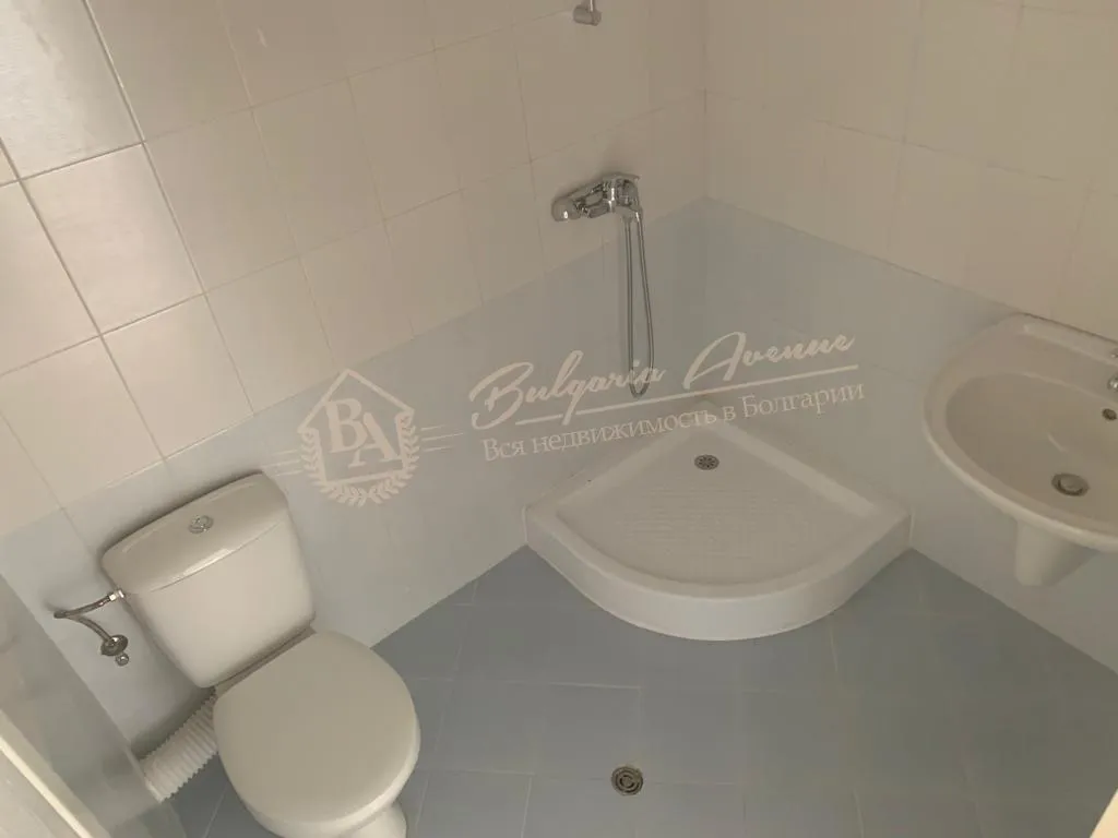 Квартира с 1 спальней и большим балконом в 7 мин от моря, к.Солнечный берег