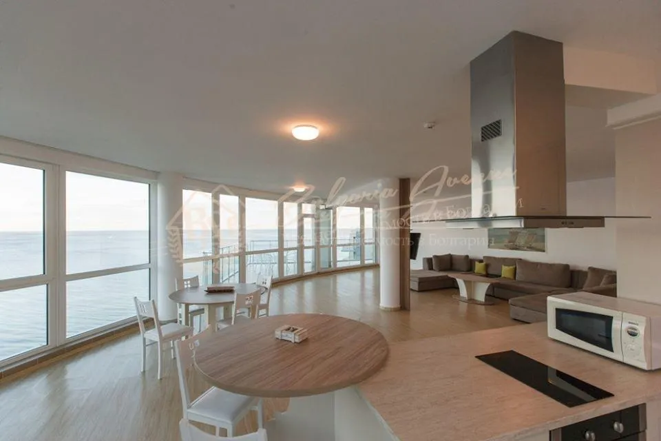 Пентхаус с безуперчным видом на море