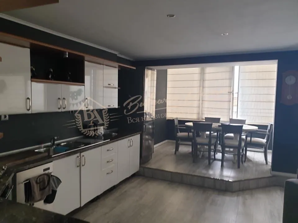 Двухэтажная, трехкомнатная квартира с мебелью в г.Варна