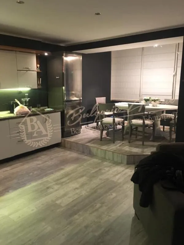 Двухэтажная, трехкомнатная квартира с мебелью в г.Варна