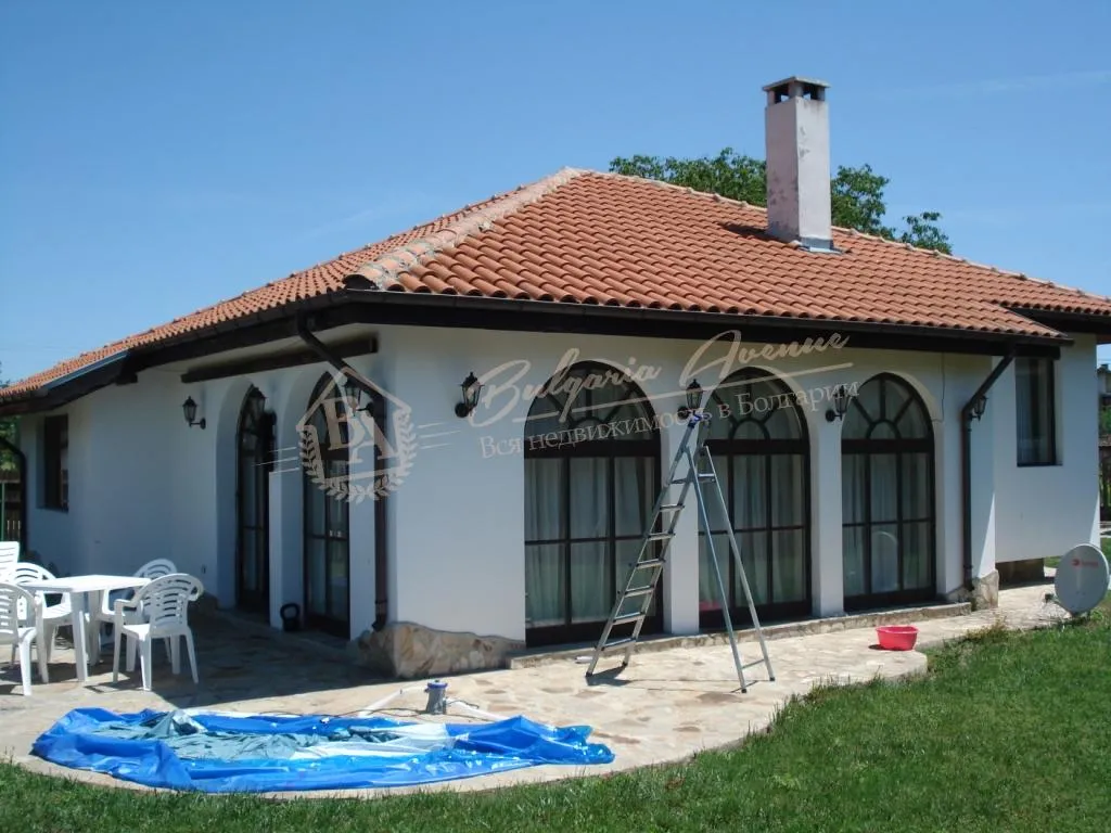 Однофамильный, уютный дом с участком, в 5 км от моря, область Добрич