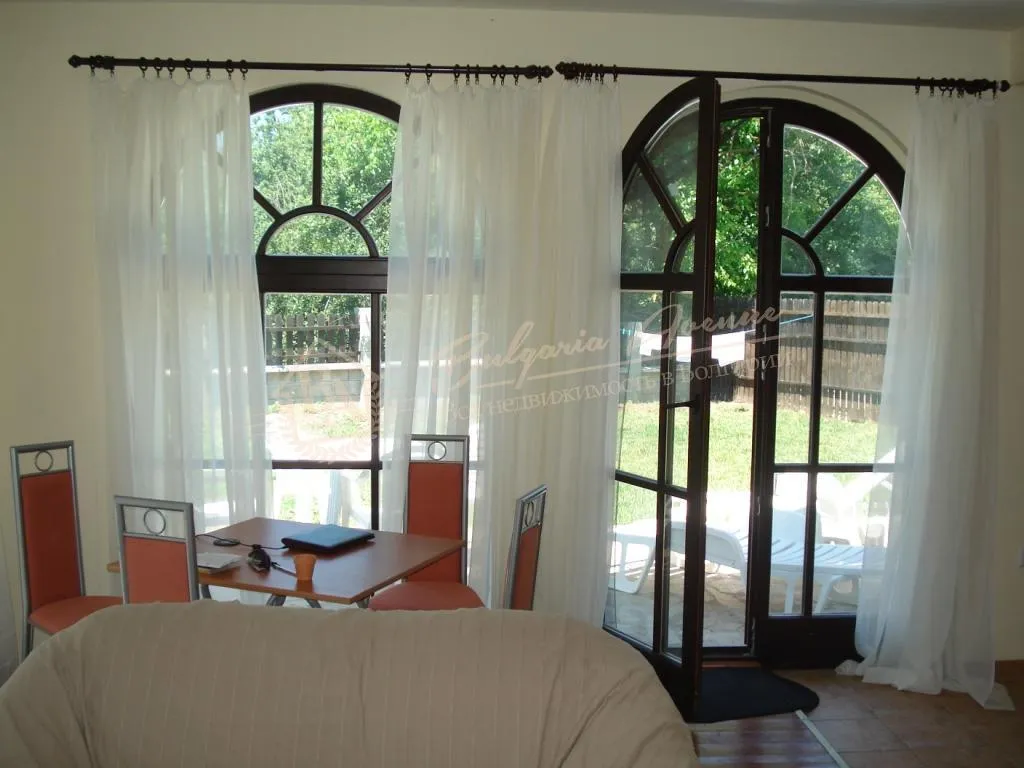 Однофамильный, уютный дом с участком, в 5 км от моря, область Добрич