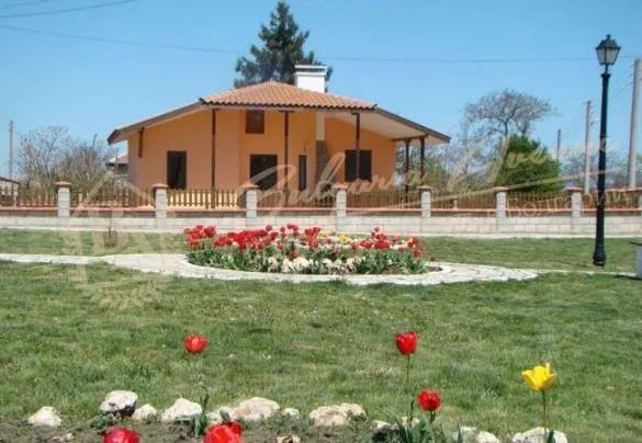 Дом с участком, чистым воздухом в 7 км от моря