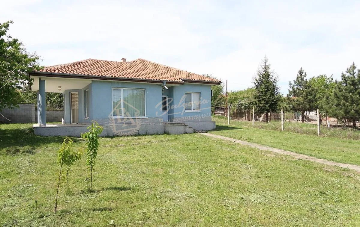 Новый дом с тремя спальнями у моря в с.Близнаци, обл.Варна