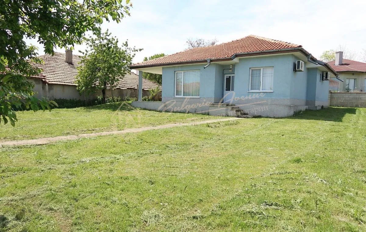 Новый дом с тремя спальнями у моря в с.Близнаци, обл.Варна