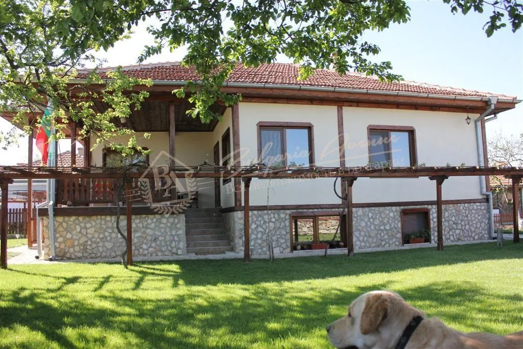 Меблированный дом в селе Генерал Кантарджиево в 5 км от моря, область Варна