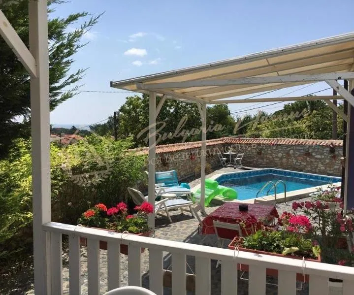 Дизайнерская вилла с бассейном и видом на море