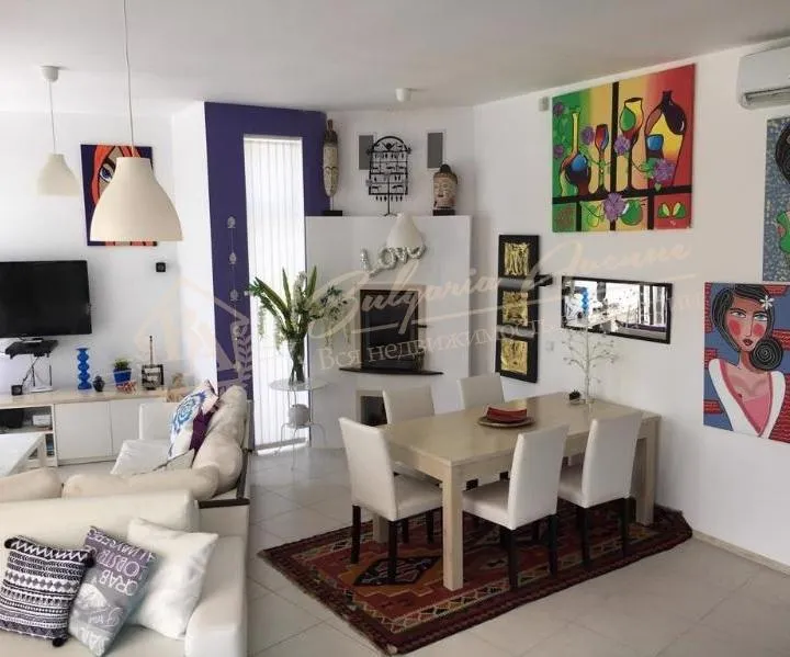 Дизайнерская вилла с бассейном и видом на море