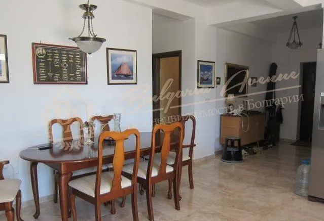 Прекрасная вилла с джакузи и видом на море в тихом месте недалеко от Албены.