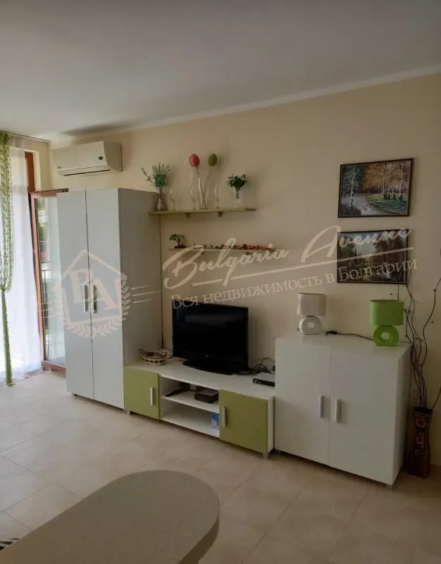 Просторная, отлично меблированная студия в комплексе в к.Солнечный Берег