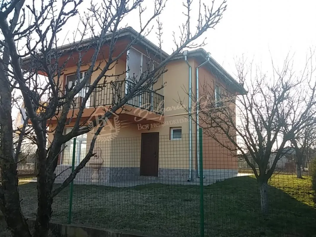 Новый дом с участком в красивом поселке с морской панорамой, область Добрич