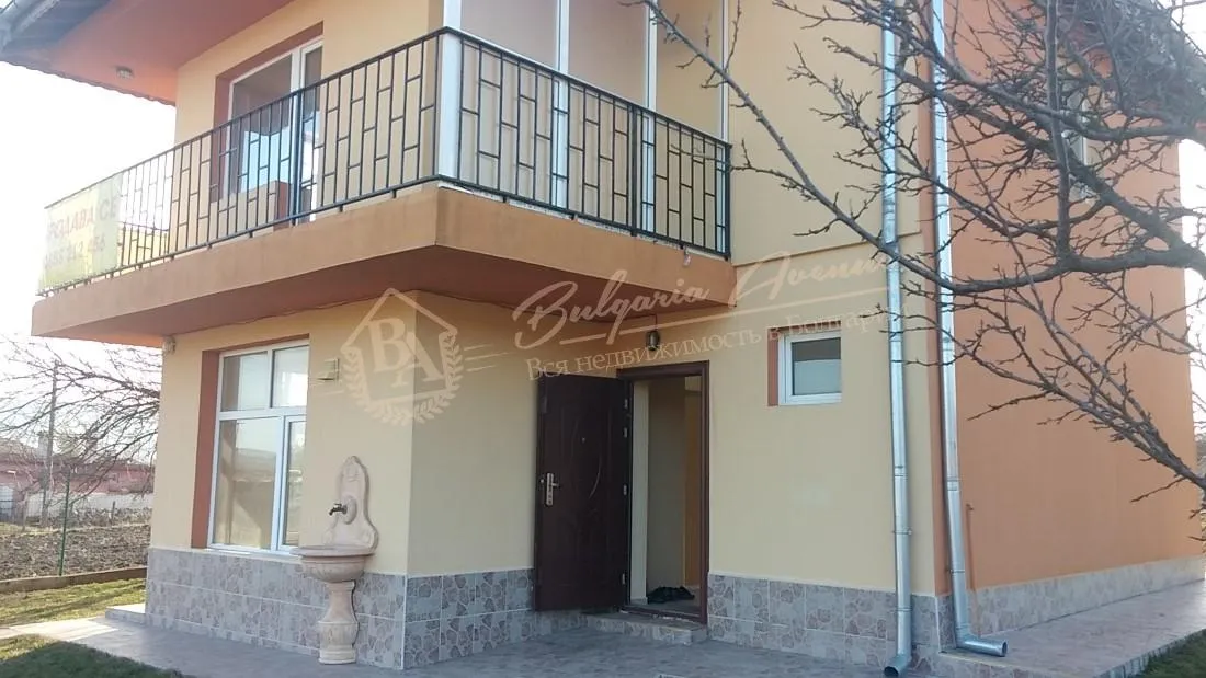 Новый дом с участком в красивом поселке с морской панорамой, область Добрич