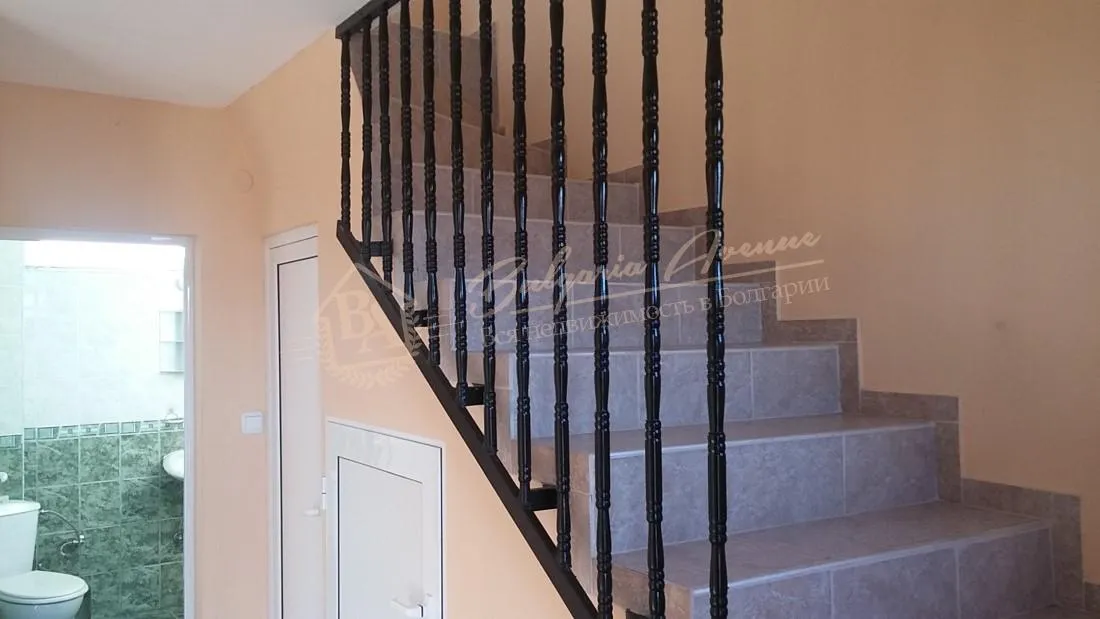 Новый дом с участком в красивом поселке с морской панорамой, область Добрич