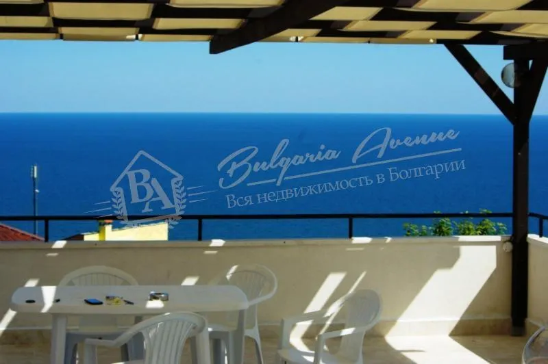 Новый дом с прекрасным видом на море на 2-й линии в зоне Албена