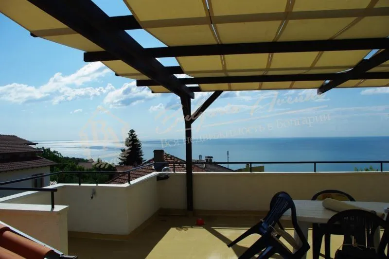 Новый дом с прекрасным видом на море на 2-й линии в зоне Албена