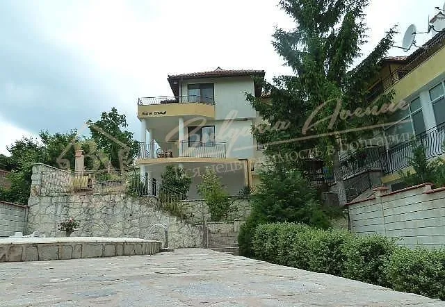 Красивая трехэтажная вилла с видом на море в прибрежном г.Балчик