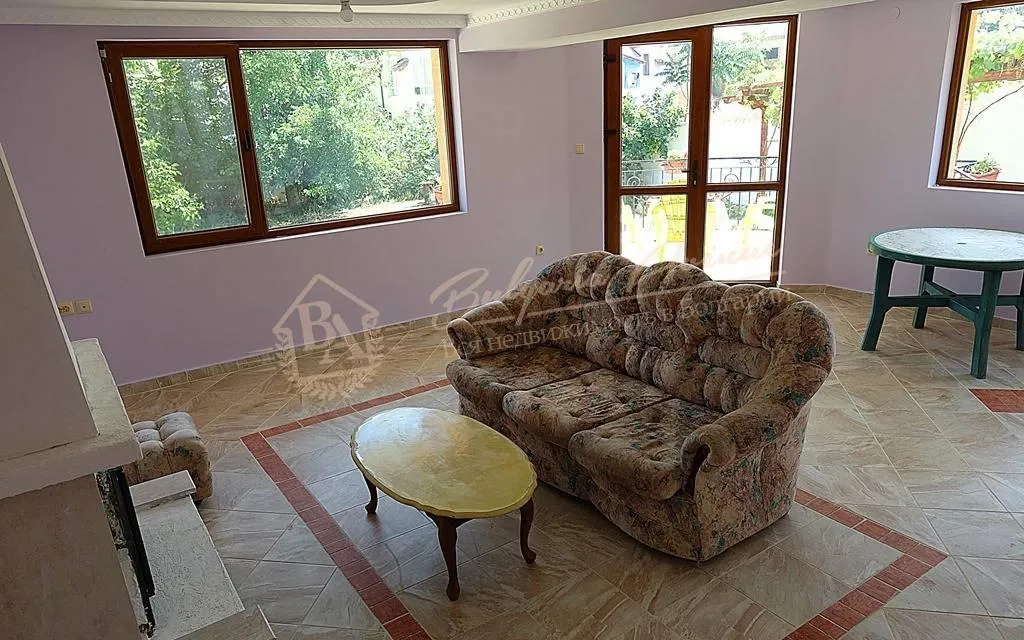 Двухэтажный дом в тихом районе Балчика. Расстояние до моря 2 км