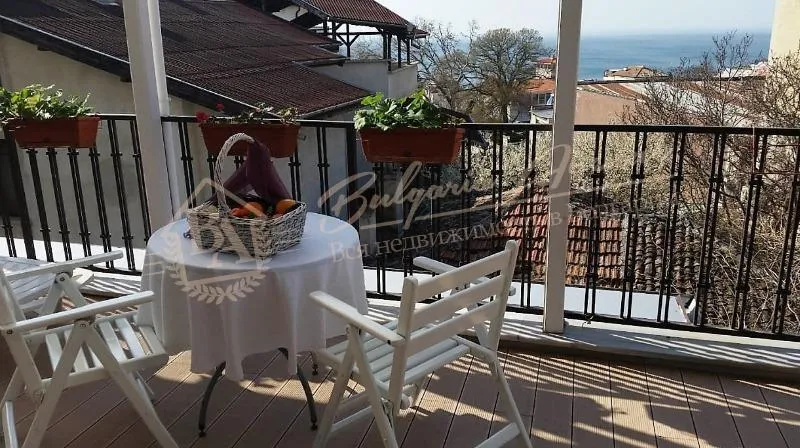 Трехэтажный дом под бизнес отель или для жизни с видом на море в г.Балчик