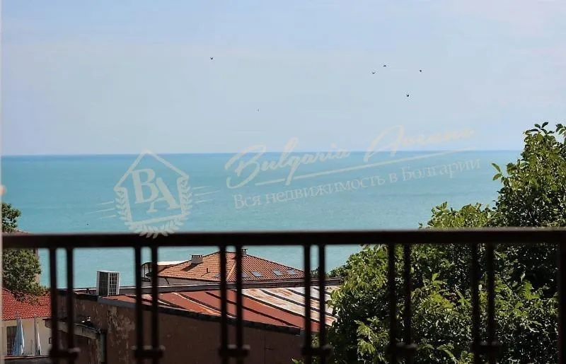 Трехэтажный дом под бизнес отель или для жизни с видом на море в г.Балчик