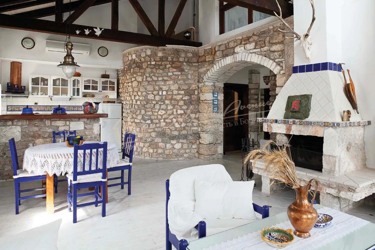 Уникальная недвижимость, каменный дом в шагах от пляжа в Шабла