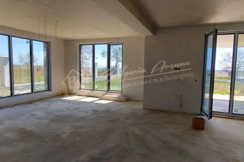 Дом с видом на море, на двух этажах плюс мансарда в Близнаци