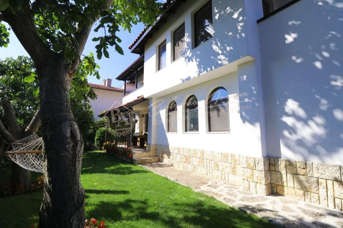 Вилла недалеко от дворца Балчик и Ботанического сада в г.Балчик