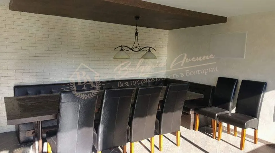 Двухэтажный дом с бассейном в Близнаци и видом на море, в 20 км от г.Варна