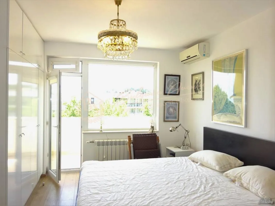 Двухэтажный дом с большим участком в Морской столице г.Варна