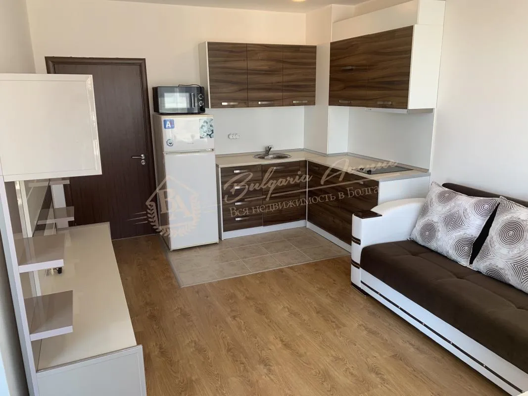 Просторный апартамент с 2 спальнями в 120 м от моря в Равде