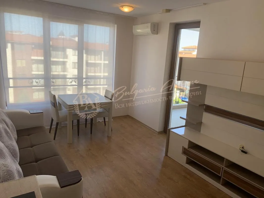 Просторный апартамент с 2 спальнями в 120 м от моря в Равде