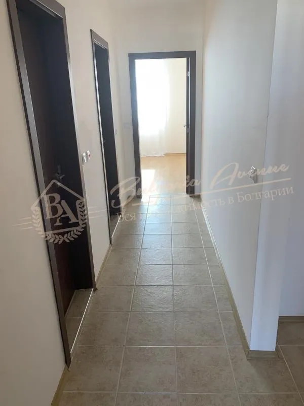 Просторный апартамент с 2 спальнями в 120 м от моря в Равде