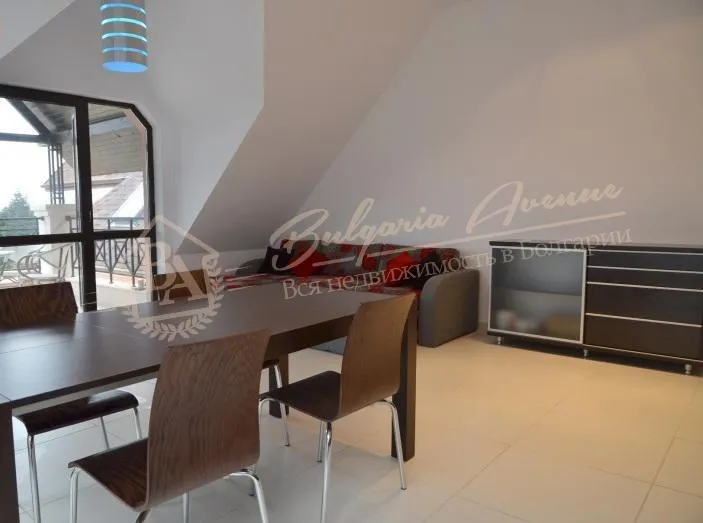 Трехкомнатная квартира в элитном доме в 100 м от пляжа в Св. Константин и Елена