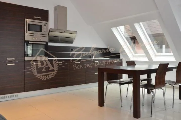 Трехкомнатная квартира в элитном доме в 100 м от пляжа в Св. Константин и Елена