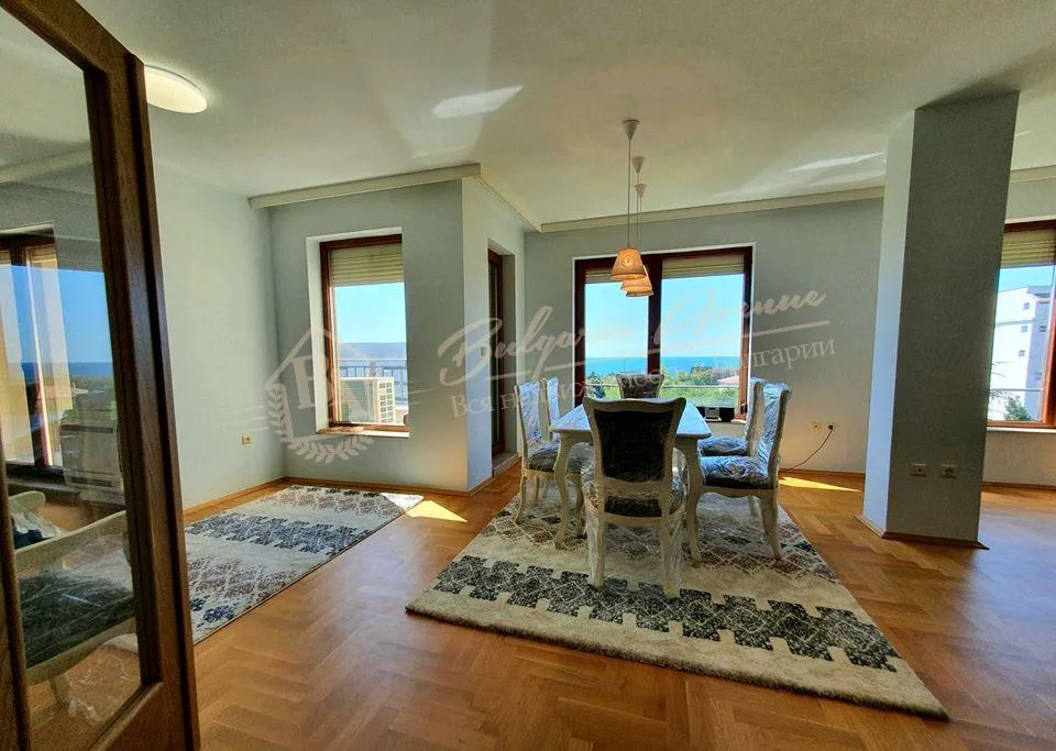 Просторная квартира на два этажа с видом на море в г.Варна