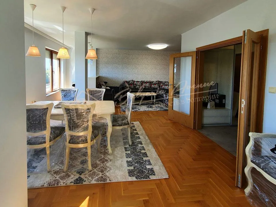 Просторная квартира на два этажа с видом на море в г.Варна