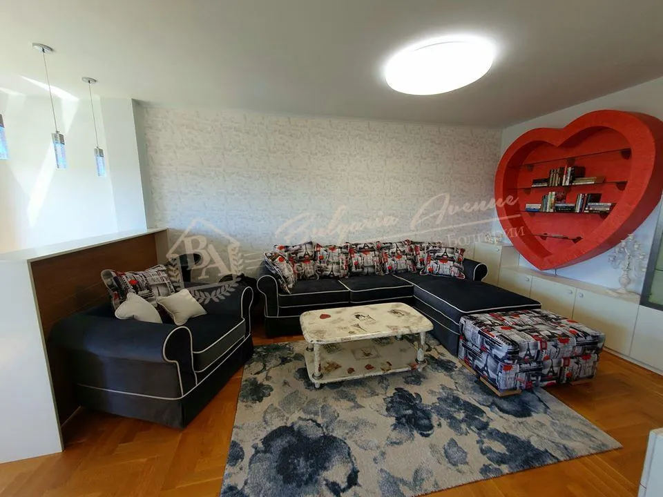 Просторная квартира на два этажа с видом на море в г.Варна