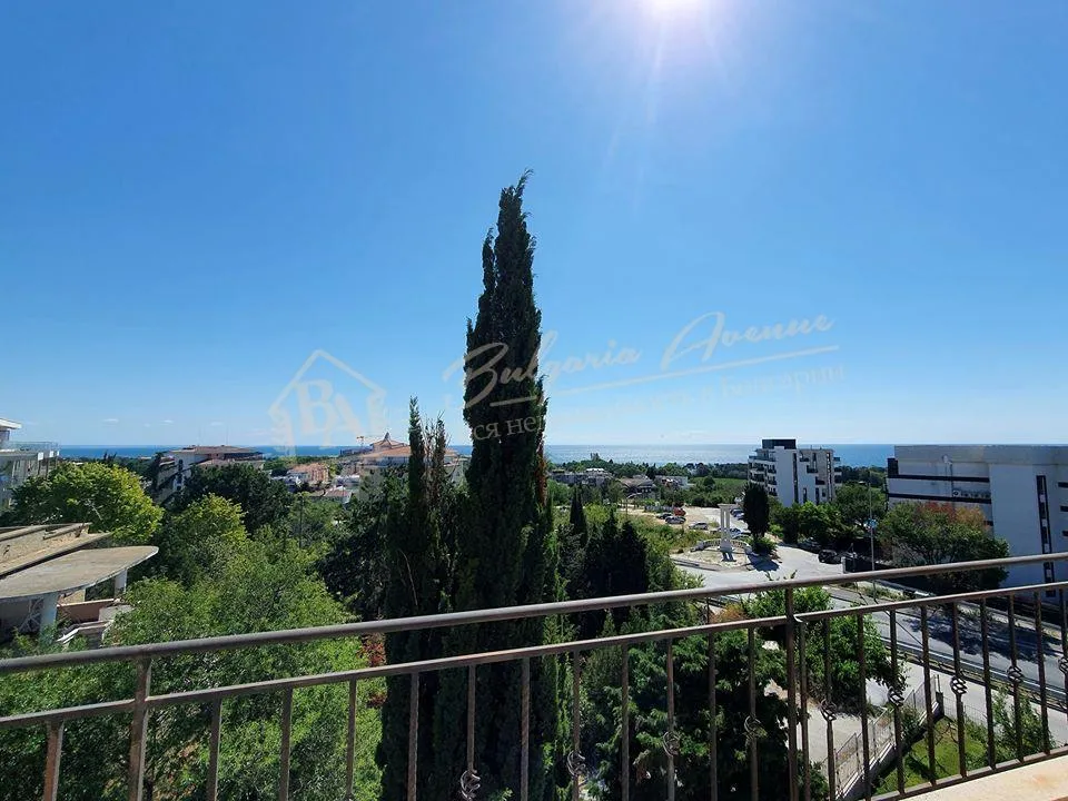 Просторная квартира на два этажа с видом на море в г.Варна