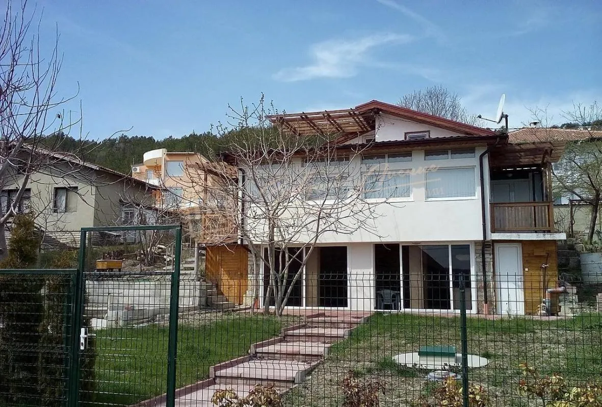 Дом в Балчике, в километре от Дворца и Ботанического сада