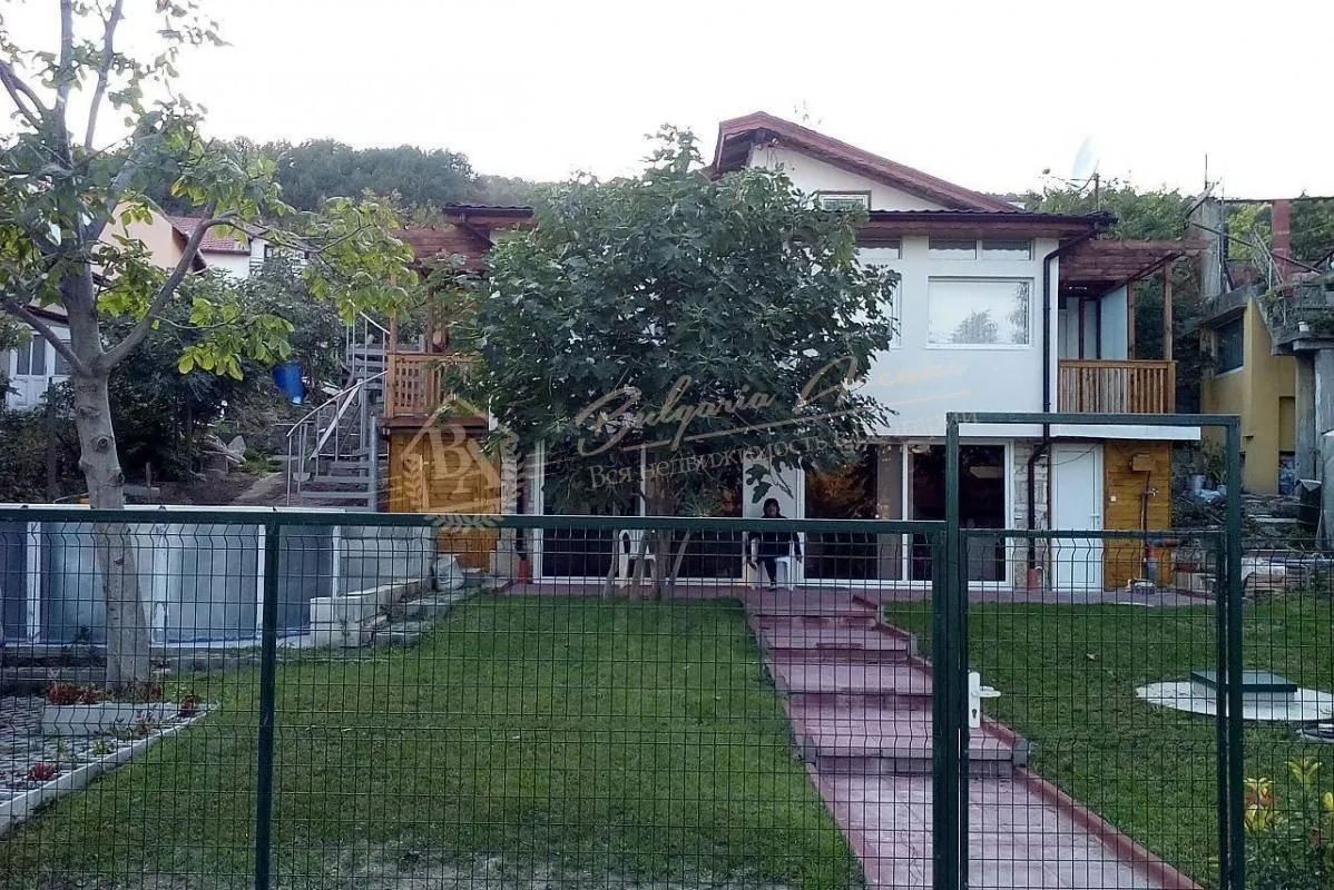 Дом в Балчике, в километре от Дворца и Ботанического сада