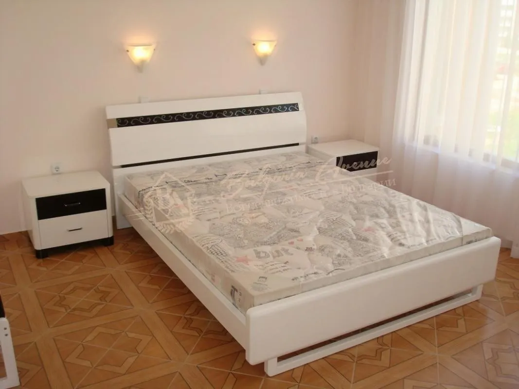 Уютный двухкомнатный апартамент до лазурного морского берега