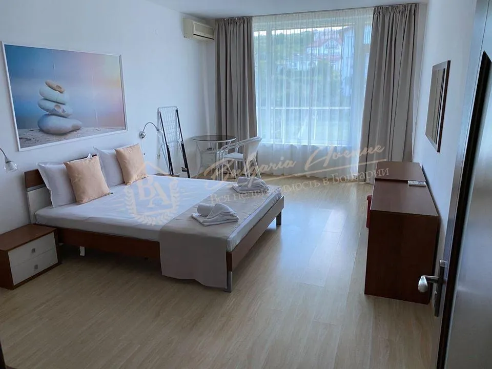 Двухкомнатная,дизайнерская квартира с видом на море на первой линии в г.Бяла