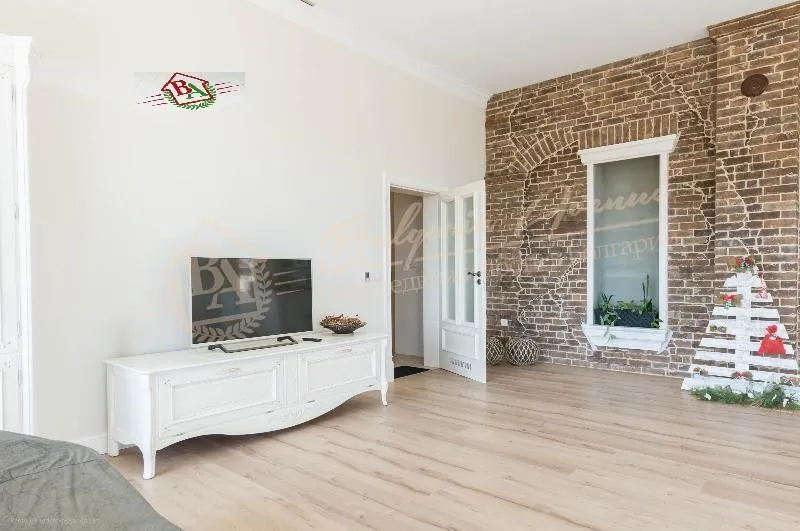 Стильный одноэтажный дом, расположенный всего в 12 км от центра Варны