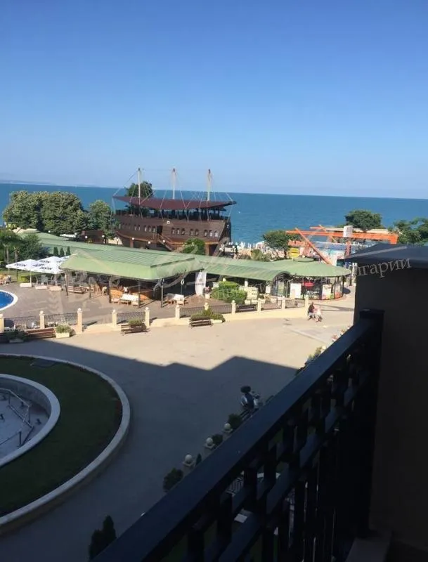 Апартамент с 1 спальней на 1 линии около отеля Адмирал, Золотые пески